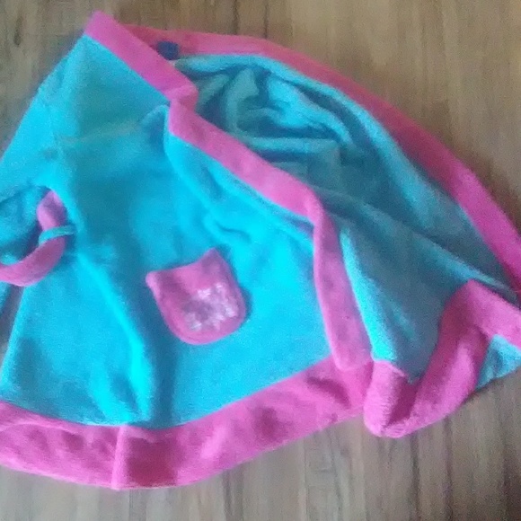 A frozen robe - Picture 2 of 4